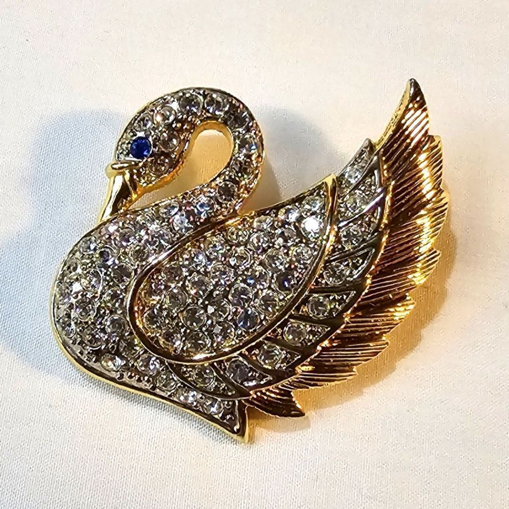 🦢 Vintage Park Lane Swan Brooch | Rhinestone Gold Tone Pin | Signed
